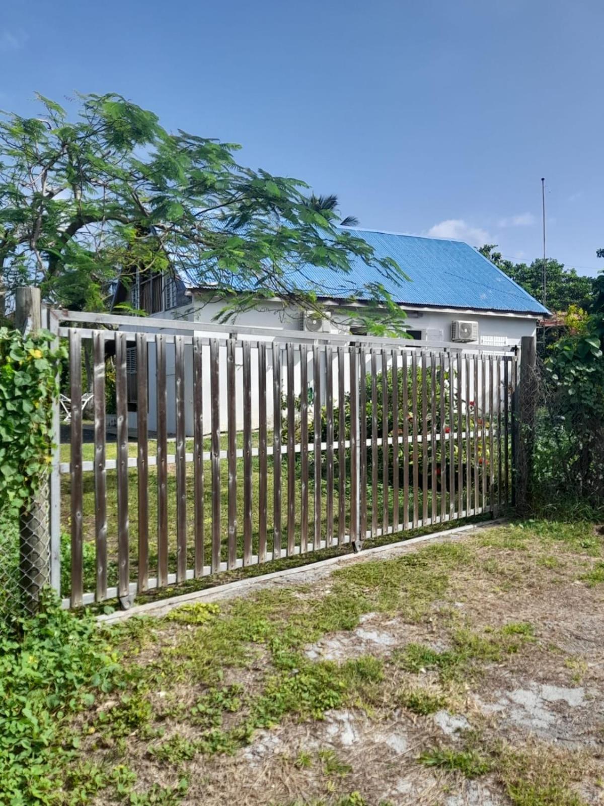 Maison Bord De Mer A 100 M Saint-Francois  Exterior foto